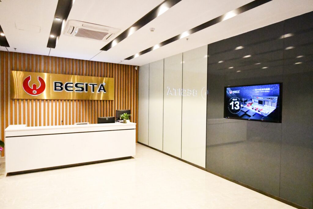 AUTO REPAIR TOOL SOLUTIONS TOOL TROLLEY